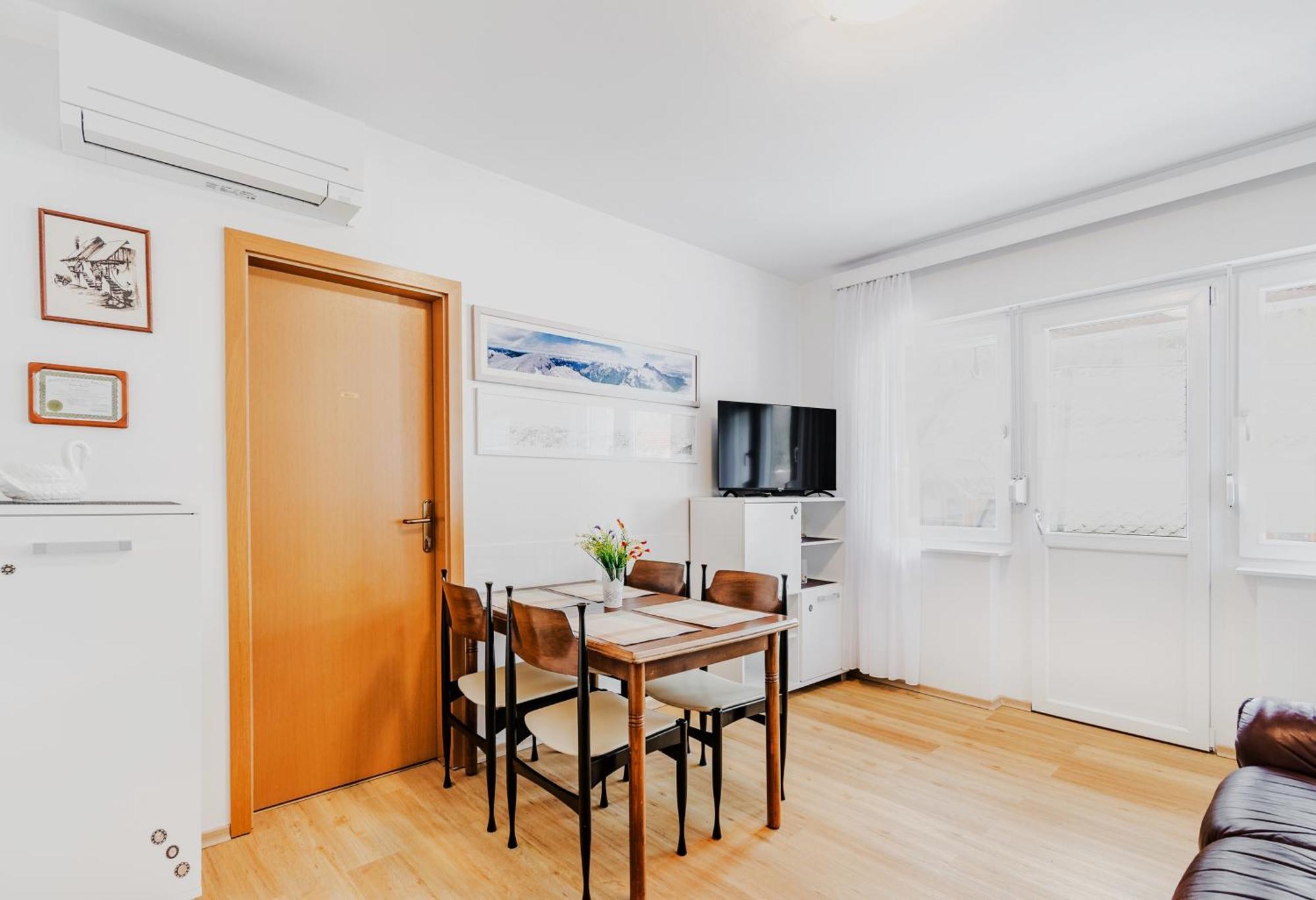 Apartma Mama 보베츠 외부 사진